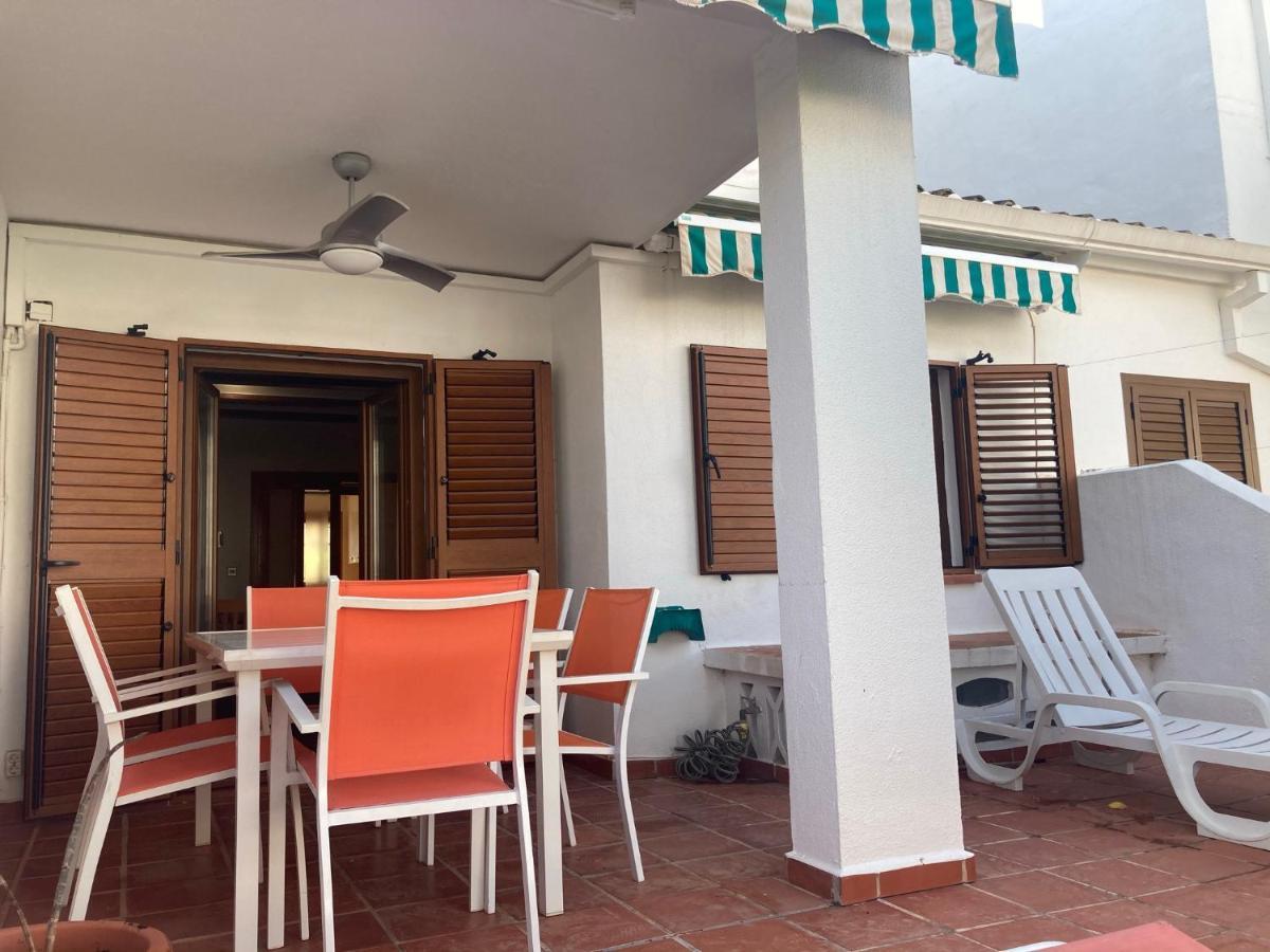 Chalet Adosado En Urbanizacion Con Precioso Jardin デニア エクステリア 写真