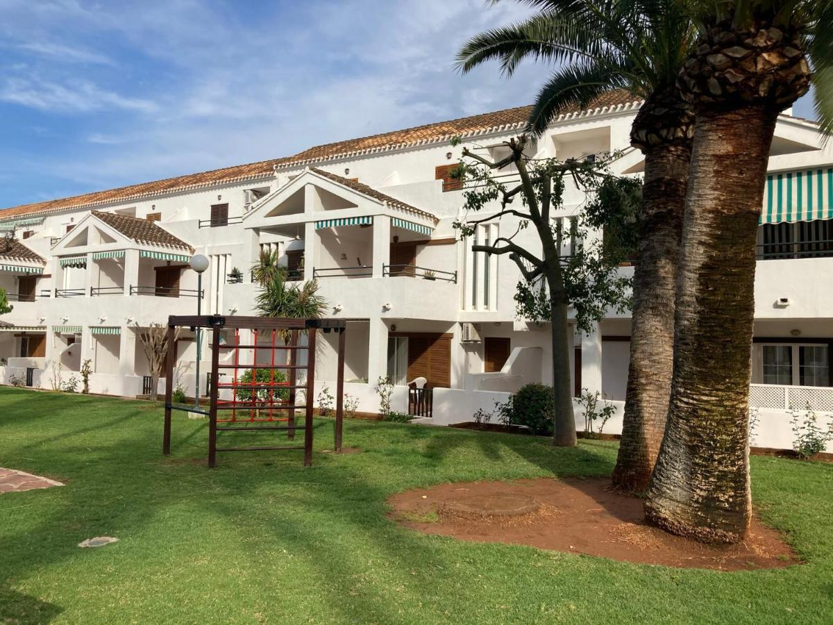 Chalet Adosado En Urbanizacion Con Precioso Jardin デニア エクステリア 写真